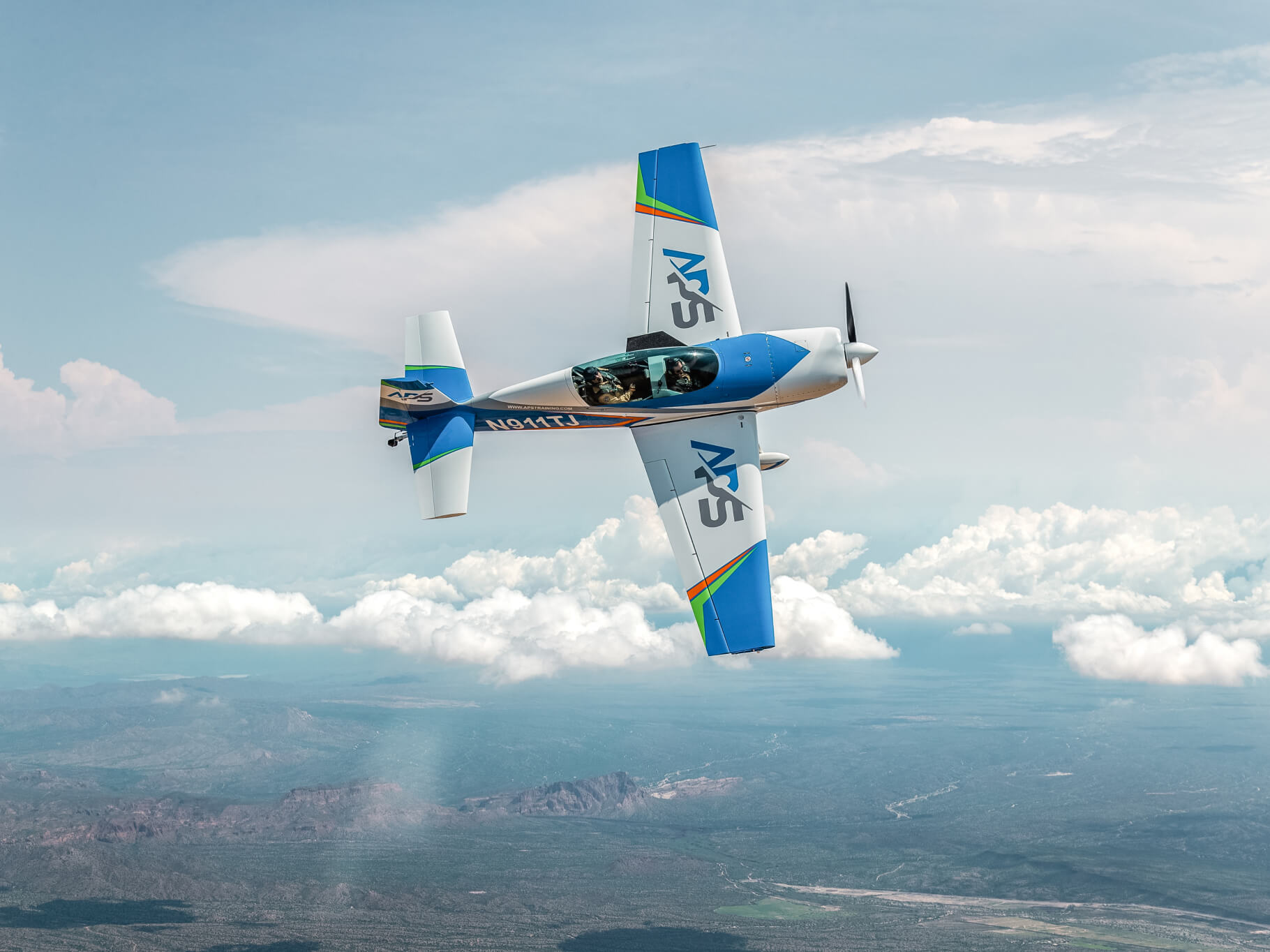 Extra 300L UPRT Platform